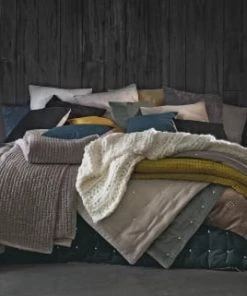 Maisons Du Monde Couvre-lits Boutis Vert Avec Bandes Froncées 220x240 -Couvre-lits Soldes 2022 boutis vert avec bandes froncees 220x240 1000 1 1 210495 8