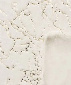 Beliani Couvertures Couverture En Polyester Beige 200x150cm -Couvre-lits Soldes 2022 couverture en polyester beige 200x150cm 3