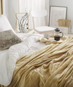 Beliani Couvertures Couverture En Polyester Jaune 200x150cm