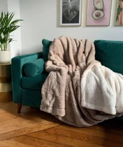 Le Comptoir De La Plage Couvertures Couverture Plaid XL Doublée Imitation "Lapin" Beige Taupe 220x240 11 Le Comptoir De La Plage Couvertures Couverture Plaid XL Doublée Imitation "Lapin" Beige Taupe 220x240 -Couvre-lits Soldes 2022 couverture plaid xl doublee imitation lapin beige taupe 220x240 4