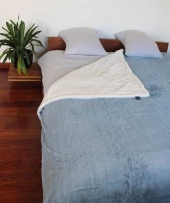 Le Comptoir De La Plage Couvertures Couverture Plaid XL Doublée Imitation "Lapin" Gris Bleu 220x240 -Couvre-lits Soldes 2022 couverture plaid xl doublee imitation lapin gris bleu 220x240 4