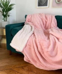 Le Comptoir De La Plage Couvertures Couverture Plaid XL Doublée Imitation "Lapin" Rose 220x240 11 Le Comptoir De La Plage Couvertures Couverture Plaid XL Doublée Imitation "Lapin" Rose 220x240 -Couvre-lits Soldes 2022 couverture plaid xl doublee imitation lapin rose 220x240 4