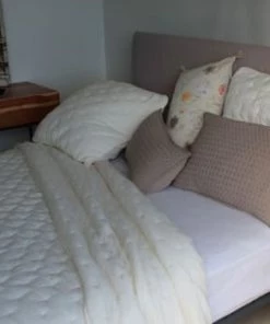 Sud Etoffe Couvre-lits Couvre Lit En Fibre Synthétique Gris 180x250 -Couvre-lits Soldes 2022 couvre lit en fibre synthetique beige 180x250 1